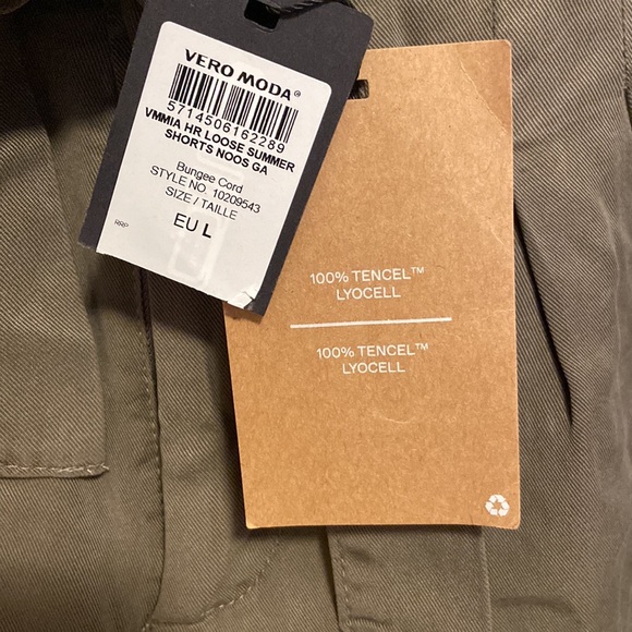 New with tags high waisted olive tie front shorts - Picture 4 of 4